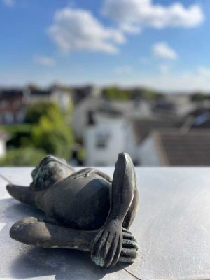 Wohnen mit Fernblick – Exklusive und moderne 3-Zi. PH-Wohnung in zentraler Lage von Hofheim am Ts.!