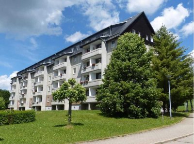 Für die Familie: 3-Raum-Wohnung – mitten im Grünen in Geyer