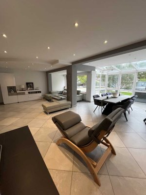 *Großzügiges, modernes EFH in begehrter Lage von OF-Rosenhöhe*