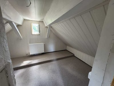 Ansprechende 7-Zimmer-Doppelhaushälfte mit EBK in Neckarzimmern