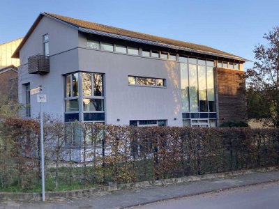 Große 4-Zimmer-Wohnung mit EBK und Garten in KL-Bestlage