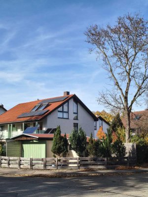 Autarkie & Charme: Modernisierte DHH mit PV, Solar & Kachelofen – Privatverkauf & ab sofort!