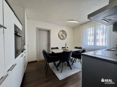 Helle 4-Zimmerwohnung mit Balkon in super Lage