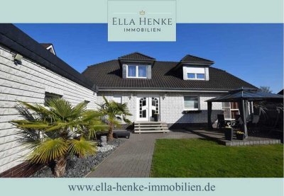 Exklusives, großes Einfamilienhaus mit 8 Zimmern, 2 Bädern, Kamin + Wintergarten...