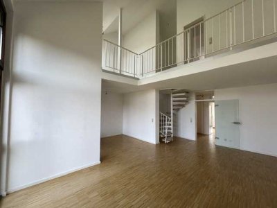 Kaiserswerth: Großzügige, lichtdurchflutete DG‑Maisonette mit Loggia und Aufzug in Toplage