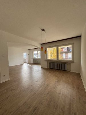 Helle 3-Zimmer-Wohnung mit ca. 97 m² Wohnfläche und großem Balkon