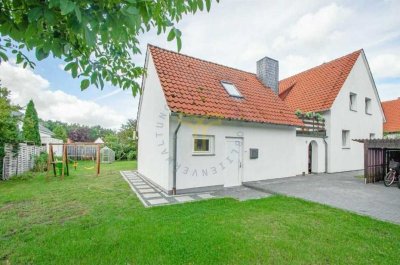 Attraktives Zweifamilienhaus für Eigennutzung oder Kapitalanleger.