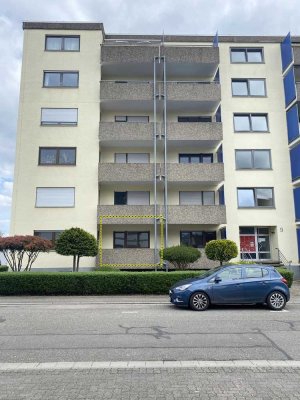 Kandel: Gepflegte 2-Zimmer-Wohnung mit 2 Balkons, Einbauküche & Stellplatz in ruhiger Lage