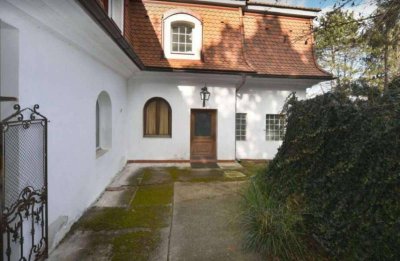Eine Villa mit viel Potential und einzigartigem Charm in bester Lage