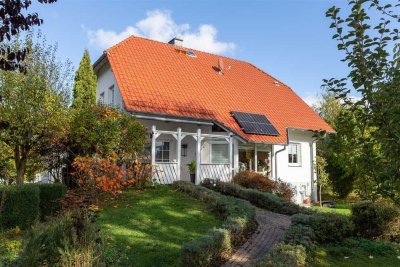 Ein Zuhause zum Ankommen – Stilvolles Einfamilienhaus mit großem Garten und unverbautem Ausblick