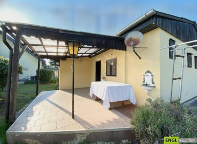 "die Badesaison genießen" Pachtgrund mit Bungalow mit großem Garten und Pool in der Feriensiedlung beim Badeteich Steinbrunn