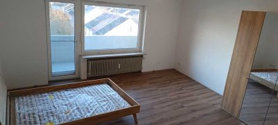 27 qm WG Zimmer in einer 3er WG frisch saniert teilmöbliert