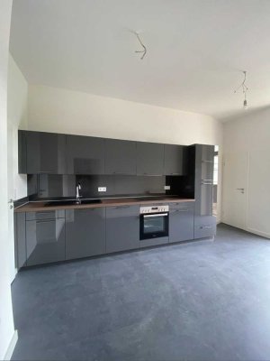 ** Wunderschöne helle 2-Zimmer Wohnung- mit Einbauküche **