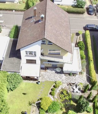Zweifamilienhaus mit ausgebautem DG in bevorzugter Wohnlage