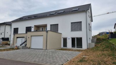 Neue Doppelhaushälfte mit Einliegerwohnung