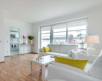 Mittendrin mit Westbalkon: Helle 2-Zi.-Wohnung in Hamburg-Bergedorf