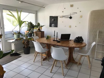 Modernisierte Wohnung mit dreieinhalb Zimmern sowie Balkon und EBK in Gärtringen