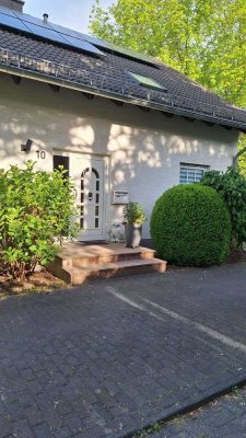 Gemütliche Doppelhaushälfte mit 2 Wohneinheiten und großem Garten