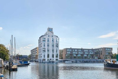 + Urbaner Rückzugsort mit Wasserblick - Wohnen auf der Schlossinsel +