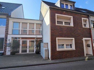 Sckickes renoviertes Reihenhaus mit Innenhof in zentraler Lage von Hüls