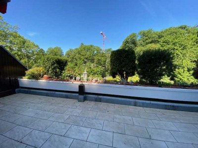 ** 40 m² Süd-West-Terrasse inklusive ** FRESENIUS-STRASSE ** Aufzug von der TG aus **