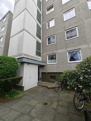 VON PRIVAT: Gepflegte 3-Zimmer-Wohnung mit Balkon im 4. OG in Köln-Rodenkirchen