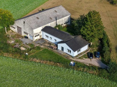 Stadtnah & ländlich: Kernsaniertes smartes EFH in Alleinlage mit imposanter Scheune
