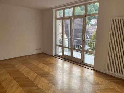 Helle, ruhige 2 Zi-Wohnung in gepflegten Mehrfamilienhaus