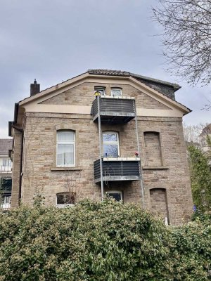 Schöne Maisonettewohnung in saniertem Altbau,DG,  3 Zimmer, offene Küche, Balkon, 85m²