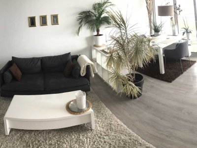 Modernisiertes, vollmöbliertes Apartment mit TG Stellplatz, verfügbar ab 01. November!