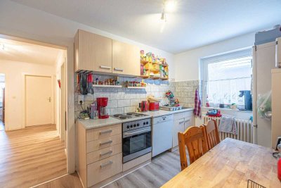 Solide Kapitalanlage – Vermietete 4-Zimmer-Wohnung mit Terrasse und Parkplatz vor der Tür