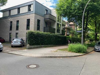 Helle Penthousewohnung mit großer Dachterrasse in zentraler Lage von Volksdorf