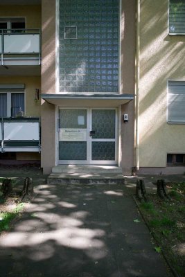 Schöne helle 2 ZKB-Wohnung mit Balkon und großer Wohnküche