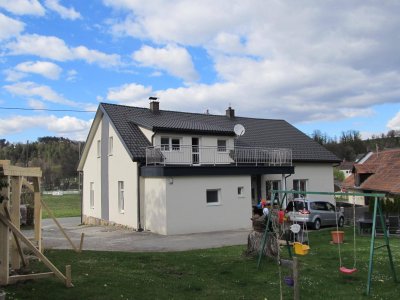 * GROSSZÜGIGES, SCHÖNES EIN-ZWEIFAMILIENHAUS*