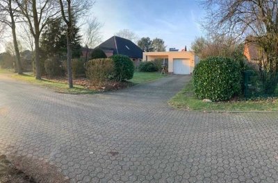 Preiswerter 4-Raum Einfamilienhaus Flachdachbungalow in Hatterwüsting