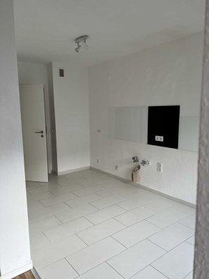 In Mainz-Hechtsheim: Gepflegte 2-Zimmer-Wohnung mit gehobener Innenausstattung mit Balkon u. Keller