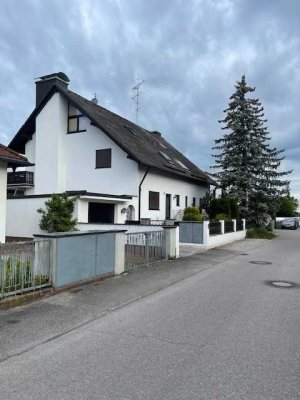 Preiswerte 5-Zimmer-Doppelhaushälfte in München Langwied