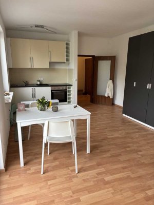 Top Lage in Willsbach,  möblierte 1-Zimmer-Wohnung mit Balkon und Einbauküche