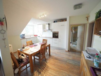 Extravagante Wohnung in ruhigem 2-Familienhaus in Fahrenzhausen-Weng