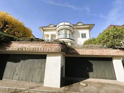 Großzügige, vielseitige, Stadtvilla in bester Wohn-Aussichtslage (Hauptmannsreute) in Stuttgart-West