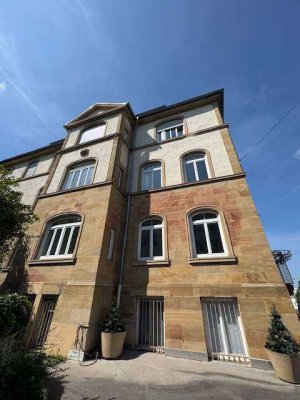 Großzügige 6 Zimmerwohnung mit Terrasse und kleinem Garten in Stuttgart-Nord