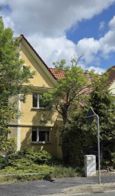kleine Doppelhaushälfte mit überschaubarem Grundstück