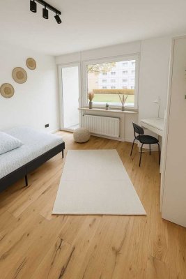 Kernsanierte, voll möblierte 4-Zimmer-WG mit Balkon | Erstbezug | Radolfzeller Str. 26, M-Aubing