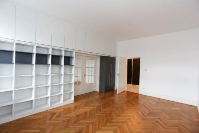 Oststadt - Großzügige 5 Zimmer Wohnung im Stilaltbau