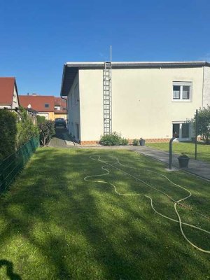 Attraktives grosszügiges Einfamilienhaus mit Gästehaus