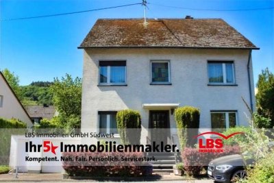 2-Fam. Haus mit Erweiterungspotential bzw. Parzelle teilbar, interessant für Kapitalanleger