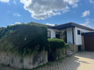Schickes Einfamilienhaus mit XXL-Doppelgarage in Top-Lage