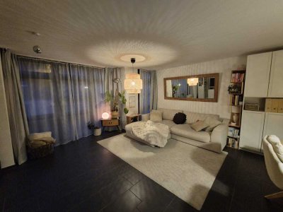 Helle 2-Zimmer-Wohnung mit Balkonterasse & Carport in Bonn-Beuel