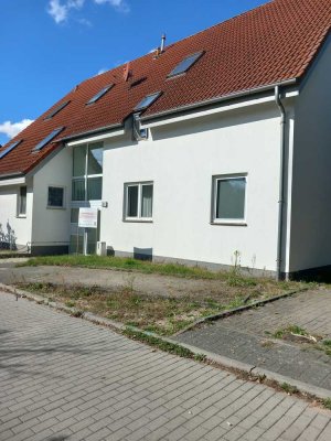 großzügig geschnittene, helle Maisonettewohnung mit Balkon