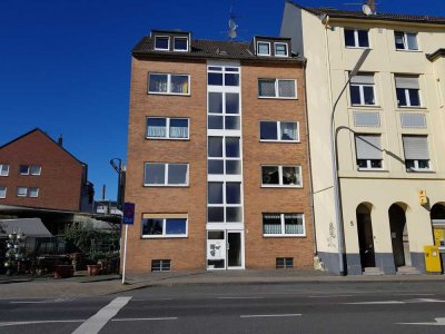 Schicke Zweizimmerwohnung mit Balkon und Einbauküche